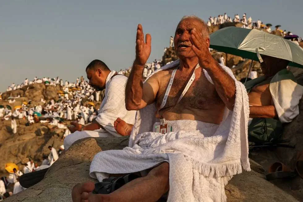 تقرير رسمي حول وضع الأمراض والأوبئة بين الحجاج تقرير رسمي حول وضع الأمراض والأوبئة بين الحجاج