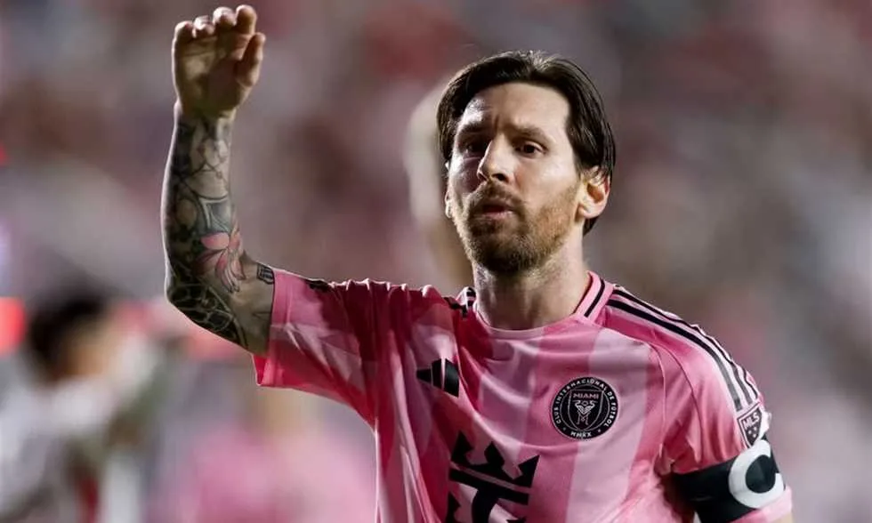 تقرير: مشاركة ميسي وسواريز أساسيين ضد الأهلي مع غياب لاعب آخر بخلاف ألبا تقرير: مشاركة ميسي وسواريز أساسيين ضد الأهلي مع غياب لاعب آخر بخلاف ألبا