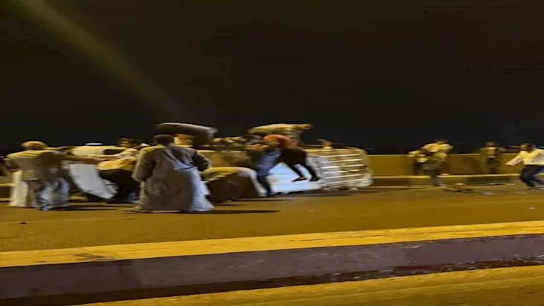 توجهوا للاحتفال.. إصابة 10 أفراد في حادث تصادم بالبحيرة توجهوا للاحتفال.. إصابة 10 أفراد في حادث تصادم بالبحيرة