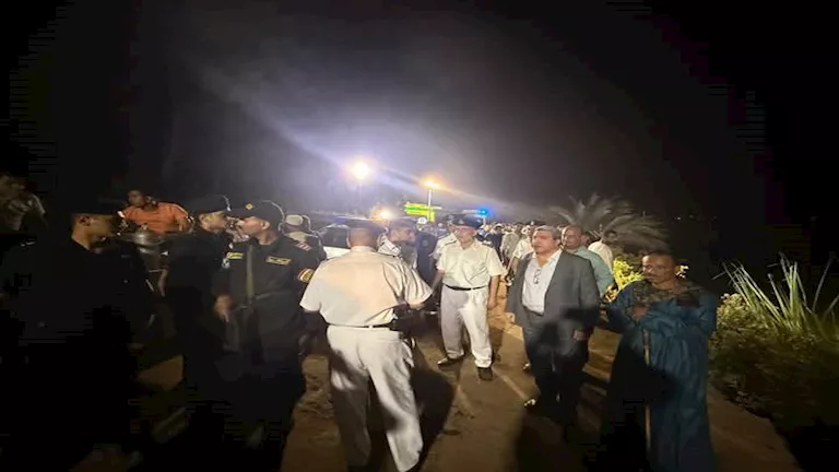 توجيهات فورية من محافظ أسيوط بشأن سقوط تروسيكل في نهر النيل – صور توجيهات فورية من محافظ أسيوط بشأن سقوط تروسيكل في نهر النيل – صور