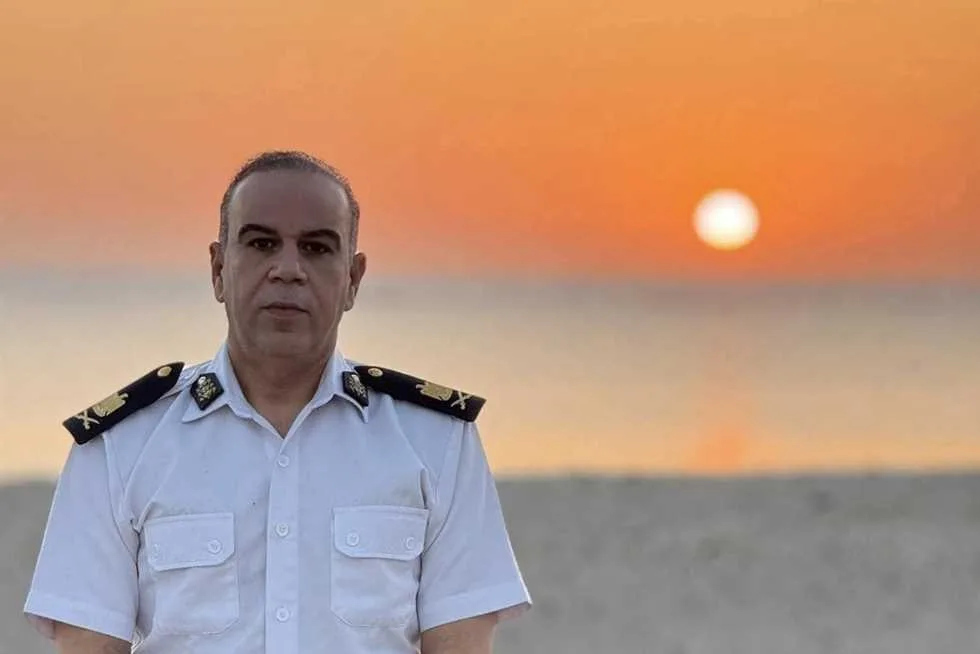 توفي اللواء جمال الخولي، قائد فرقة الجنوب في القصير، نتيجة أزمة قلبية. توفي اللواء جمال الخولي، قائد فرقة الجنوب في القصير، نتيجة أزمة قلبية.