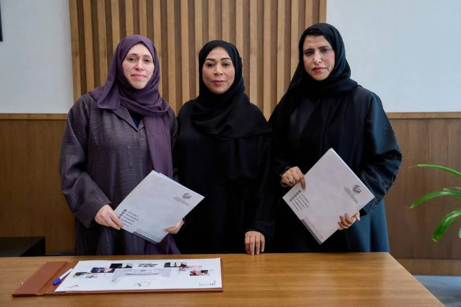 توقيع مذكرة تفاهم بين جمعية الصحفيين الإماراتية ومجلة «دريفن» توقيع مذكرة تفاهم بين جمعية الصحفيين الإماراتية ومجلة «دريفن»