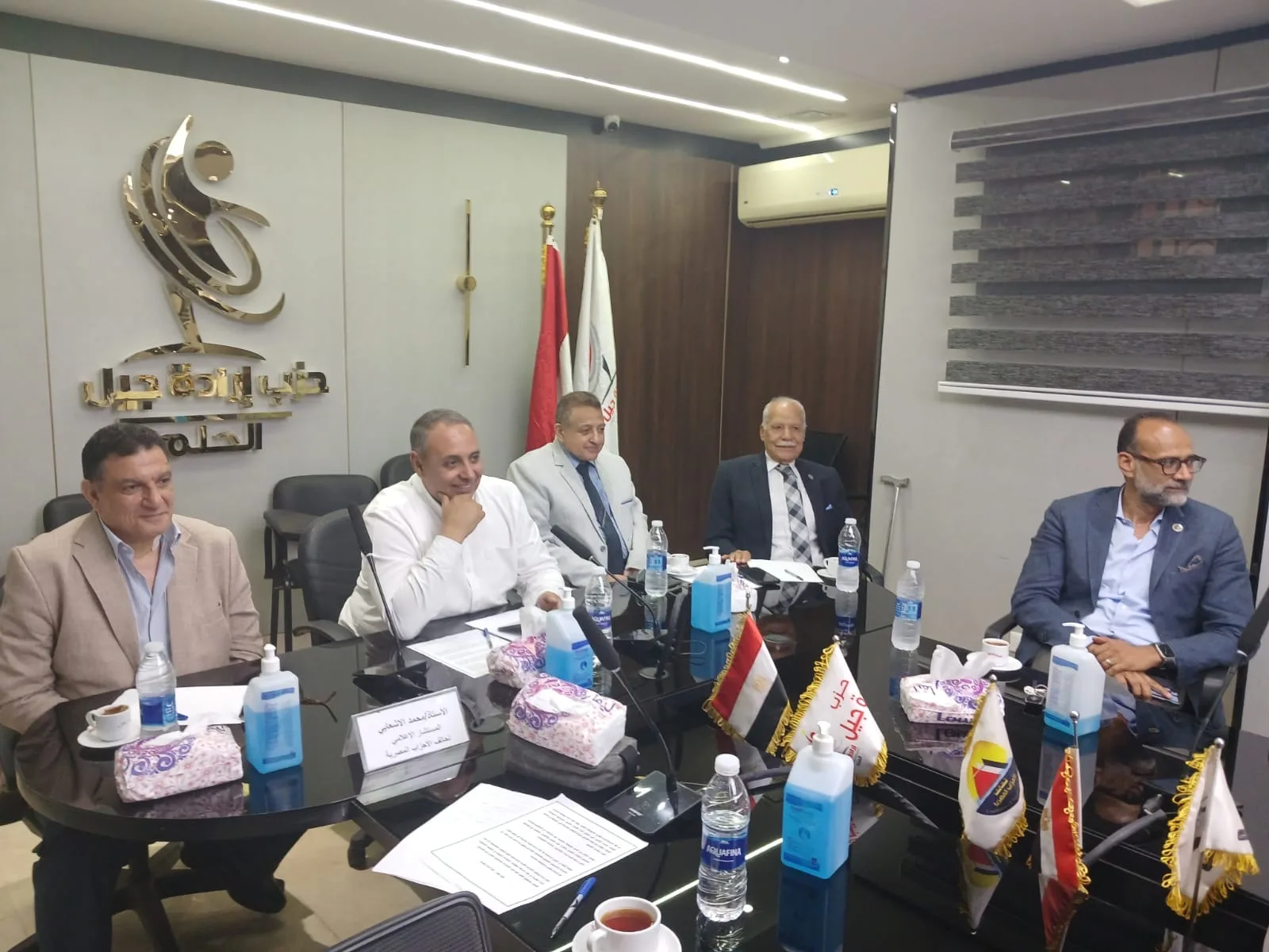 تيسير مطر: المرأة شريك رئيسي في المجال السياسي.. والتحالف الحزبي يعزز دعم مرشحاته بفعالية. تيسير مطر: المرأة شريك رئيسي في المجال السياسي.. والتحالف الحزبي يعزز دعم مرشحاته بفعالية.
