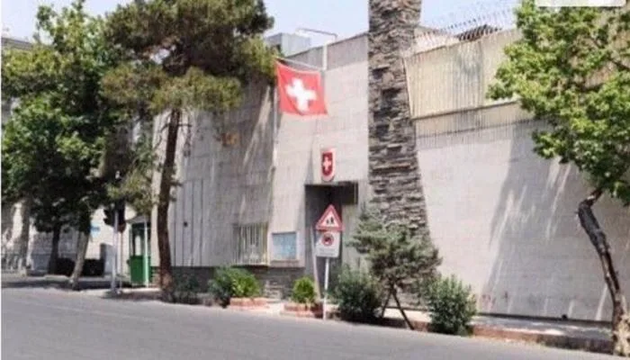 ثاني دولة تعلن تعليق عمل سفارتها في طهران بشكل مؤقت ثاني دولة تعلن تعليق عمل سفارتها في طهران بشكل مؤقت