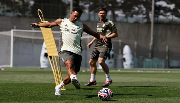 ثلاث نقاط تحتاج إلى تحسين.. «الوحش» أرنولد يدهش ريال مدريد