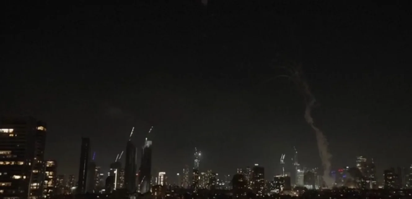 ثلاثة قتلى وأكثر من 80 مصابًا جراء الضربات الصاروخية الإيرانية على إسرائيل ثلاثة قتلى وأكثر من 80 مصابًا جراء الضربات الصاروخية الإيرانية على إسرائيل