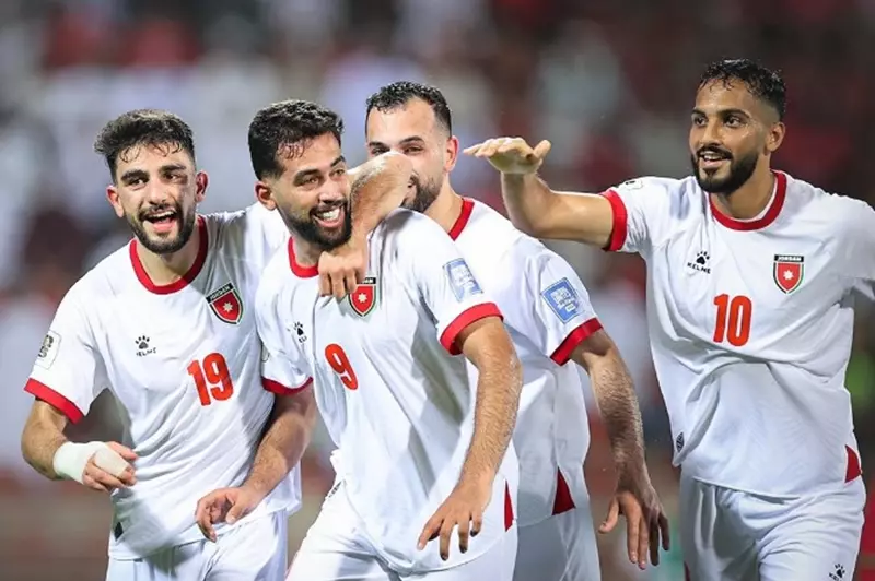 ثلاثية تضرب شباك عمان وتزيد فرص الأردن في التأهل لكأس العالم 2026 ثلاثية تضرب شباك عمان وتزيد فرص الأردن في التأهل لكأس العالم 2026