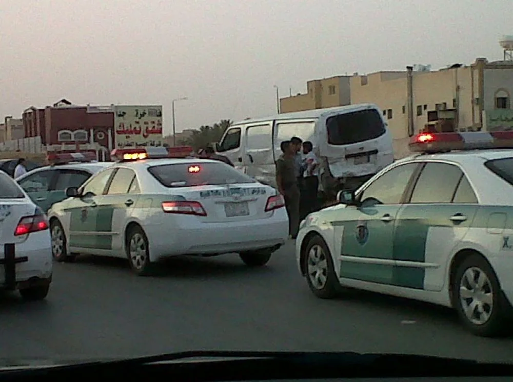جازان: اعتقال مواطن لنقله 6 مخالفين لأنظمة “أمن الحدود” جازان: اعتقال مواطن لنقله 6 مخالفين لأنظمة “أمن الحدود”