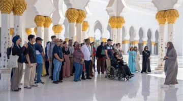 جامع زايد الكبير في أبوظبي: الوجهة الدينية والسياحية الرائدة خلال العيد
