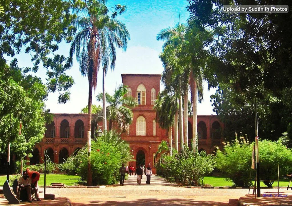 د. كامل إدريس يدعو لإعادة الجامعات إلى مدينة الخرطوم د. كامل إدريس يدعو لإعادة الجامعات إلى مدينة الخرطوم