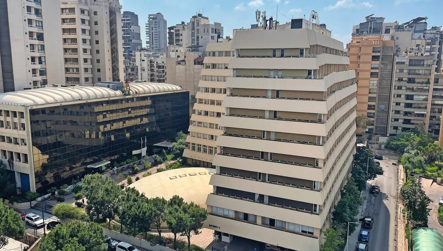 جامعة القديس يوسف تواصل التكيف مع متطلبات العصر وتعزيز التفكير النقدي لدى الطلاب. جامعة القديس يوسف تواصل التكيف مع متطلبات العصر وتعزيز التفكير النقدي لدى الطلاب.