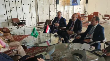 جبران يجتمع مع نظيره السعودي لتعزيز التعاون في مجالات الاهتمام المشتركة