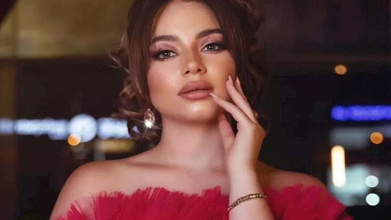 جذابة وساحرة.. 7 لقطات للمدونة بيسان إسماعيل في حفلة حناء شيرين بيوتي جذابة وساحرة.. 7 لقطات للمدونة بيسان إسماعيل في حفلة حناء شيرين بيوتي