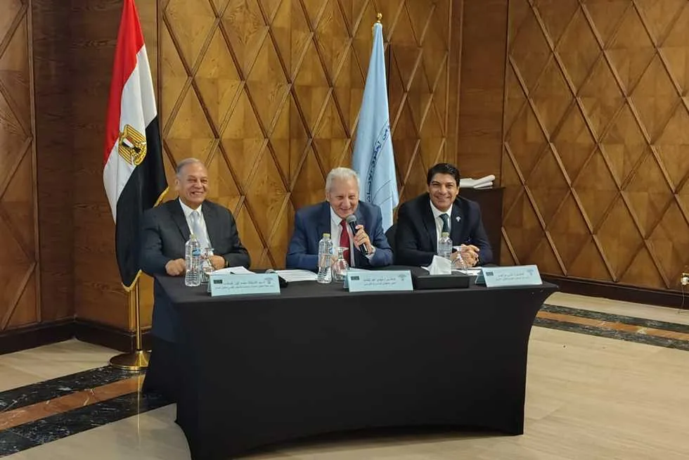 جلسة نقاشية للمجلس القومي لحقوق الإنسان حول “استراتيجيات الأحزاب السياسية” جلسة نقاشية للمجلس القومي لحقوق الإنسان حول “استراتيجيات الأحزاب السياسية”