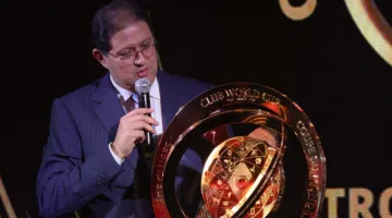 جماهير الوداد تهاجم هشام أيت منا: نريد فريقًا يليق بمستوى كأس العالم