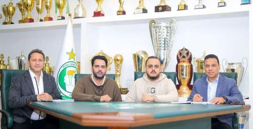 جمهور السويحلي ي invade ملعب مباراة الأهلي الليبي.. ما الذي حدث لحسام البدري؟ جمهور السويحلي ي invade ملعب مباراة الأهلي الليبي.. ما الذي حدث لحسام البدري؟