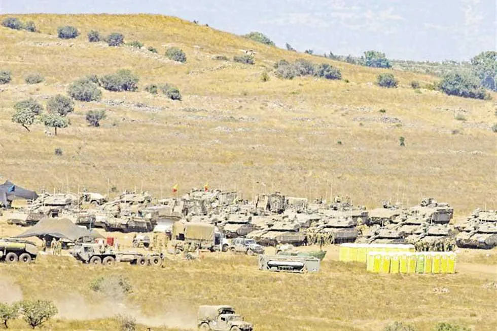جيش الاحتلال ينفذ غارات على سوريا بعد إطلاق قذيفتين (تقرير) جيش الاحتلال ينفذ غارات على سوريا بعد إطلاق قذيفتين (تقرير)