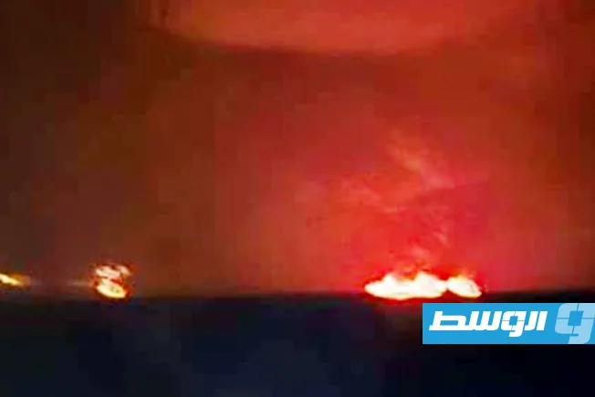 حادث بحرية بالقرب من مضيق هرمز.. خفر السواحل الإماراتي يقوم بإجلاء 24 فردًا من طاقم ناقلة نفط