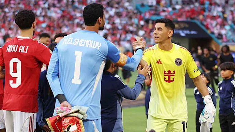 حارس إنتر ميامي بعد نيله جائزة أفضل لاعب: “الشناوي أحق بها” حارس إنتر ميامي بعد نيله جائزة أفضل لاعب: “الشناوي أحق بها”