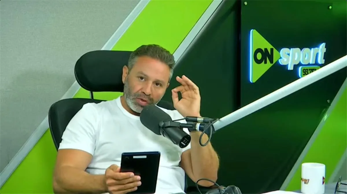حازم إمام يتحدث عن تصرف تريزيجيه مع وسام: أين روح القيادة؟ حازم إمام يتحدث عن تصرف تريزيجيه مع وسام: أين روح القيادة؟