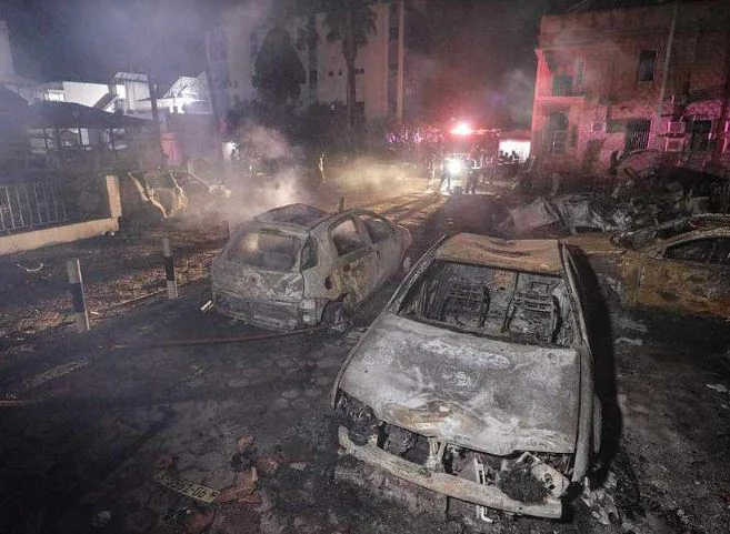 الاحتلال يدمر مستشفى نورة الكعبي لغسيل الكلى في شمال قطاع غزة الاحتلال يدمر مستشفى نورة الكعبي لغسيل الكلى في شمال قطاع غزة