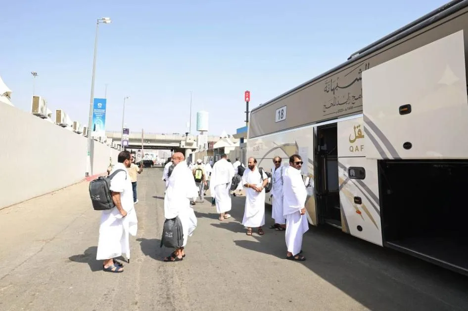 حجاج الإمارات يتجهون إلى مشعر منى استعداداً ليوم التروية حجاج الإمارات يتجهون إلى مشعر منى استعداداً ليوم التروية
