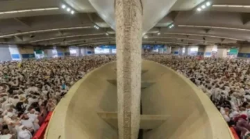 حجاج بيت الله يختتمون رمي الجمار في اليوم الثالث من أيام التشريق.