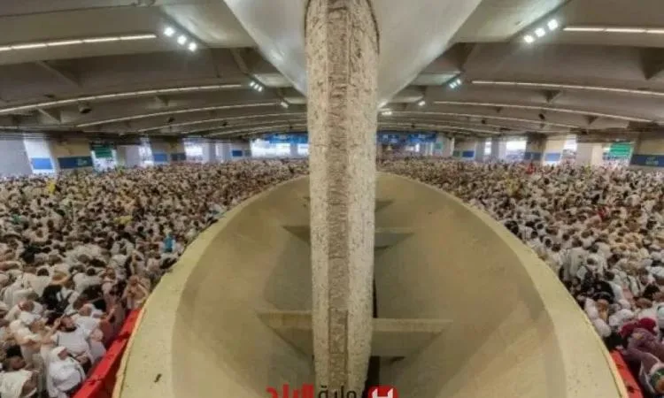 حجاج بيت الله يختتمون رمي الجمار في اليوم الثالث من أيام التشريق. حجاج بيت الله يختتمون رمي الجمار في اليوم الثالث من أيام التشريق.