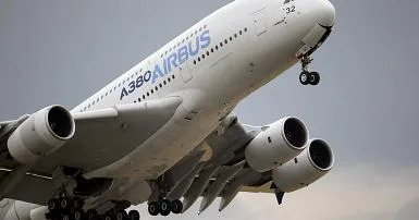 حرب ترامب التجارية تخنق قطاع الطيران في لحظة الإقلاع. حرب ترامب التجارية تخنق قطاع الطيران في لحظة الإقلاع.