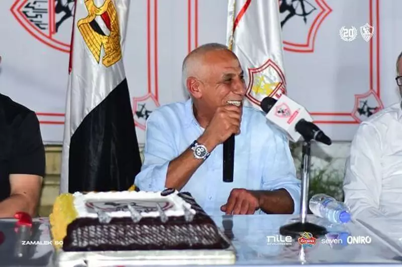 حسم ملف المدير الرياضي والمدرب ينتظره.. مصدر لـ”ليلا كورة”: حسين لبيب يعود لاستئناف مهامه في الزمالك حسم ملف المدير الرياضي والمدرب ينتظره.. مصدر لـ”ليلا كورة”: حسين لبيب يعود لاستئناف مهامه في الزمالك