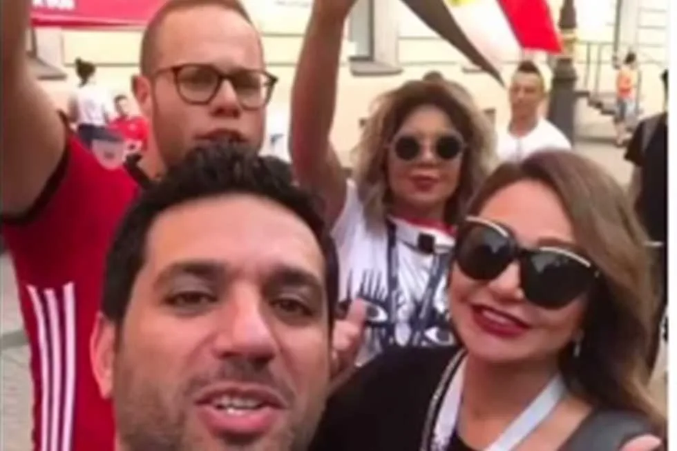 حسن الرداد يوضح حقيقة الصورة المنتشرة للفنانين الذين سافروا لتشجيع الأهلي في كأس العالم للأندية: “هذا تصرف غير لائق تمامًا” حسن الرداد يوضح حقيقة الصورة المنتشرة للفنانين الذين سافروا لتشجيع الأهلي في كأس العالم للأندية: “هذا تصرف غير لائق تمامًا”