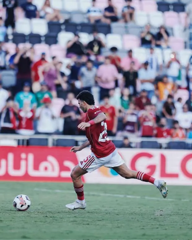 حسين الشحات: زيزو هو الصفقة الأهم.. وهاني سعيد هو السبب وراء انتقالي للأهلي حسين الشحات: زيزو هو الصفقة الأهم.. وهاني سعيد هو السبب وراء انتقالي للأهلي