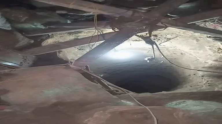 حفرة الفناء في عمق الجبل.. عندما ابتلعت الأرض آمال رجلين حفرة الفناء في عمق الجبل.. عندما ابتلعت الأرض آمال رجلين