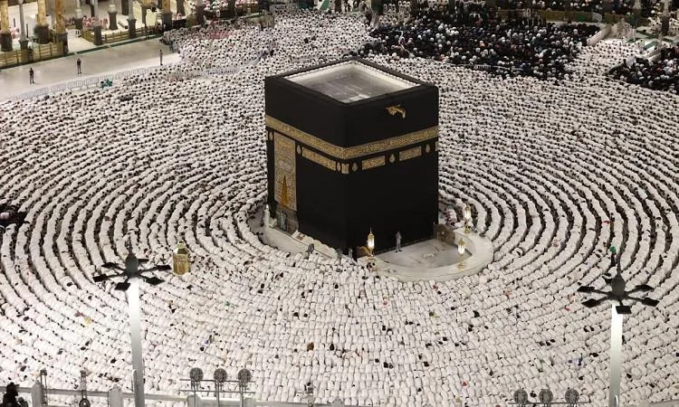حكايتي: تحليل كيفية عرض مناسك الحج في الإعلام والفن حكايتي: تحليل كيفية عرض مناسك الحج في الإعلام والفن