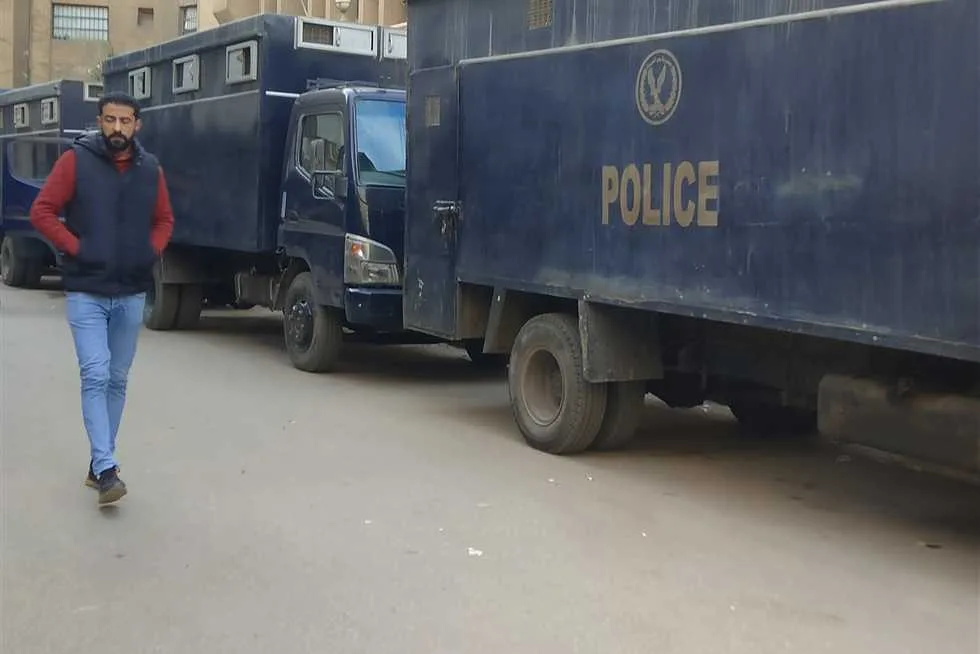 «حكم بالسجن المؤبد للمتهمين بقتل شاب في شبرا الخيمة لرفضهم مضايقة فتاة» «حكم بالسجن المؤبد للمتهمين بقتل شاب في شبرا الخيمة لرفضهم مضايقة فتاة»