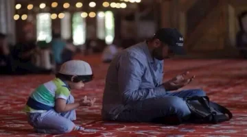 حكم ذكر اسم الشخص في الدعاء أثناء الصلاة: إجابة من الإفتاء
