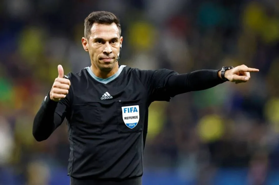 حكم من الأرجنتين يقود مباراة ريال مدريد والهلال حكم من الأرجنتين يقود مباراة ريال مدريد والهلال
