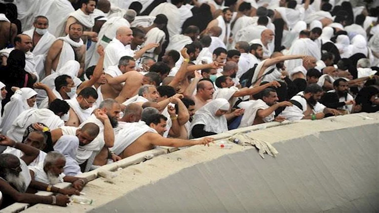 حكمة رمي الجمرات وقصة النبي إبراهيم مع الشيطان حكمة رمي الجمرات وقصة النبي إبراهيم مع الشيطان
