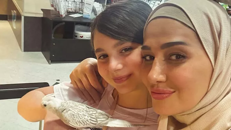 حلا شيحة تشارك صورًا مع بناتها وتحتفل مع المتابعين بهذه المناسبة حلا شيحة تشارك صورًا مع بناتها وتحتفل مع المتابعين بهذه المناسبة