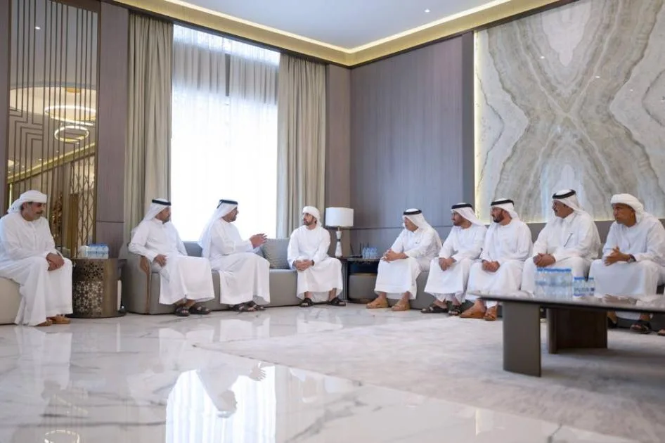 حمدان بن محمد يقدم تعازيه في وفاة والدة راشد ثاني المطروشي حمدان بن محمد يقدم تعازيه في وفاة والدة راشد ثاني المطروشي