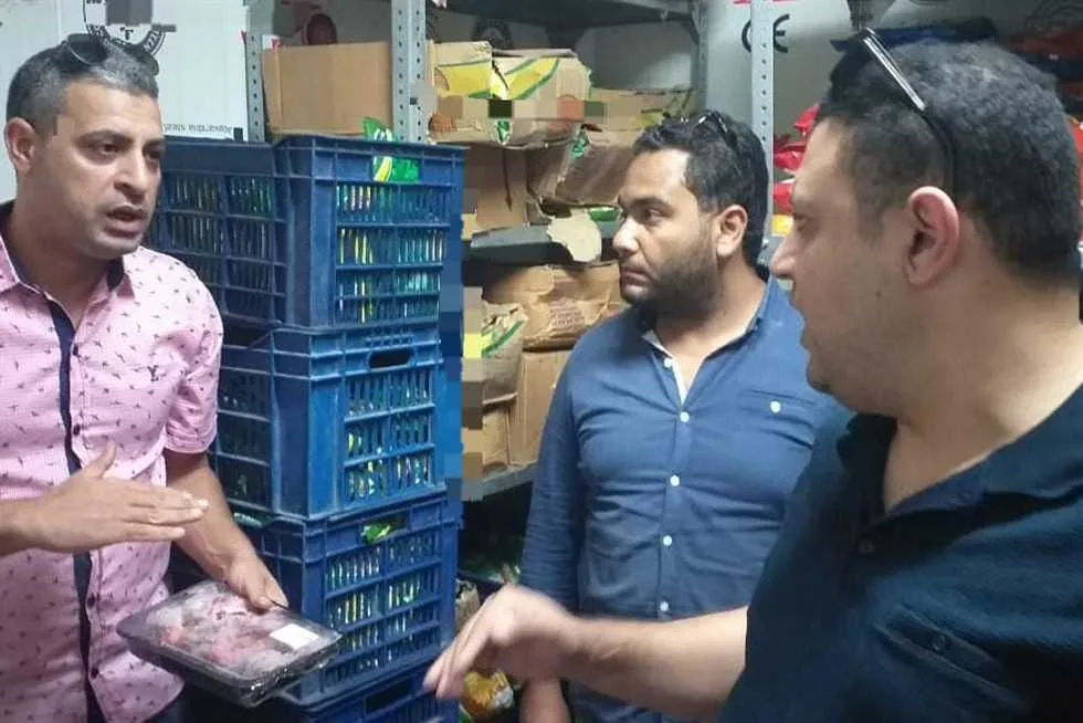 حملات طبية في بني سويف تسجل 6 مخالفات وتتلف مواد غذائية فاسدة حملات طبية في بني سويف تسجل 6 مخالفات وتتلف مواد غذائية فاسدة