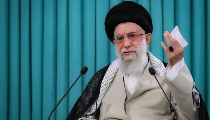 خامني يدعو إلى “رد قوي” على إسرائيل بعد مقتل قادة وعلماء خامني يدعو إلى “رد قوي” على إسرائيل بعد مقتل قادة وعلماء