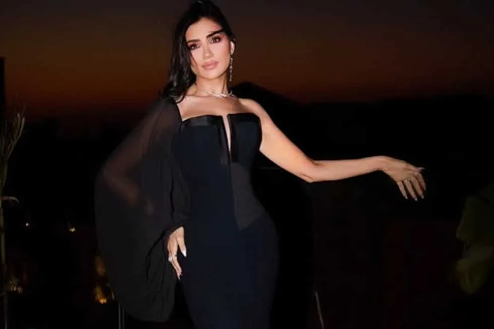 خلال حفل تكريم “إش إش”: مي عمر بإطلالة أنيقة بفستان أسود في أحدث ظهور لها خلال حفل تكريم “إش إش”: مي عمر بإطلالة أنيقة بفستان أسود في أحدث ظهور لها