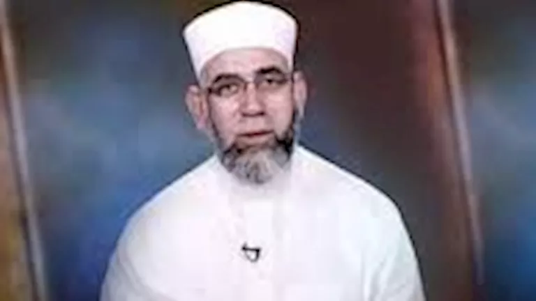 داعية يزيل العمامة أثناء البث المباشر بسبب أغنية داعية يزيل العمامة أثناء البث المباشر بسبب أغنية