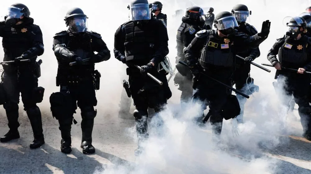 دخول حظر التجوّل الليلي حيز التنفيذ في وسط لوس أنجلوس دخول حظر التجوّل الليلي حيز التنفيذ في وسط لوس أنجلوس