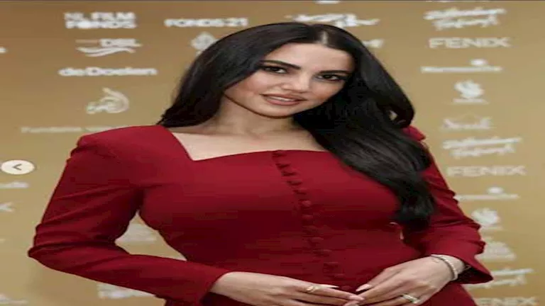 درة تتلألأ باللون الأحمر.. أناقة وجاذبية في أحدث ظهور لها درة تتلألأ باللون الأحمر.. أناقة وجاذبية في أحدث ظهور لها