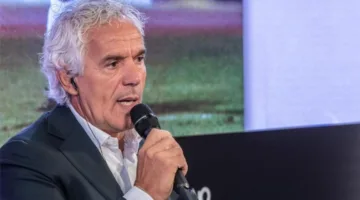دونادوني: الأهلي لديه لاعبين يتفوقون على مستوى الأندية المصرية.. ويستعرض حظوظ محمد صلاح في الفوز بالكرة الذهبية.