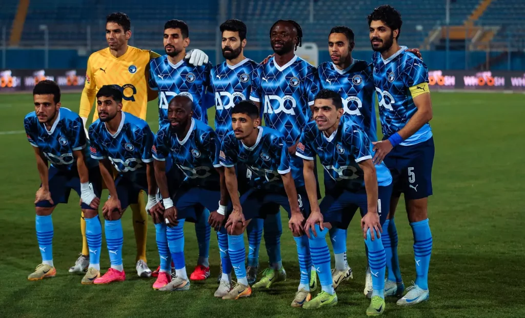 ديانة فيستون ماييلي: هل اعتنق لاعب بيراميدز الإسلام وغير اسمه إلى محمود؟ ديانة فيستون ماييلي: هل اعتنق لاعب بيراميدز الإسلام وغير اسمه إلى محمود؟