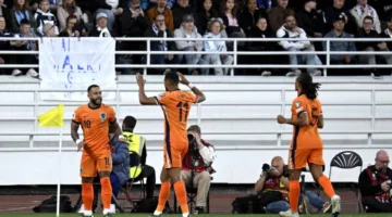 ديباي ودمفريس يقودان المنتخب الهولندي إلى انتصار على فنلندا.