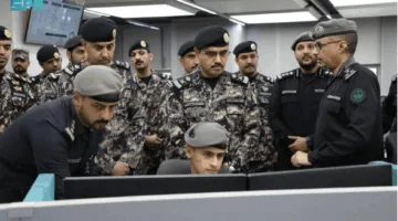 رئيس أمن المنشآت يقوم بزيارة مركز العمليات الأمنية الموحدة 911 في مكة المكرمة